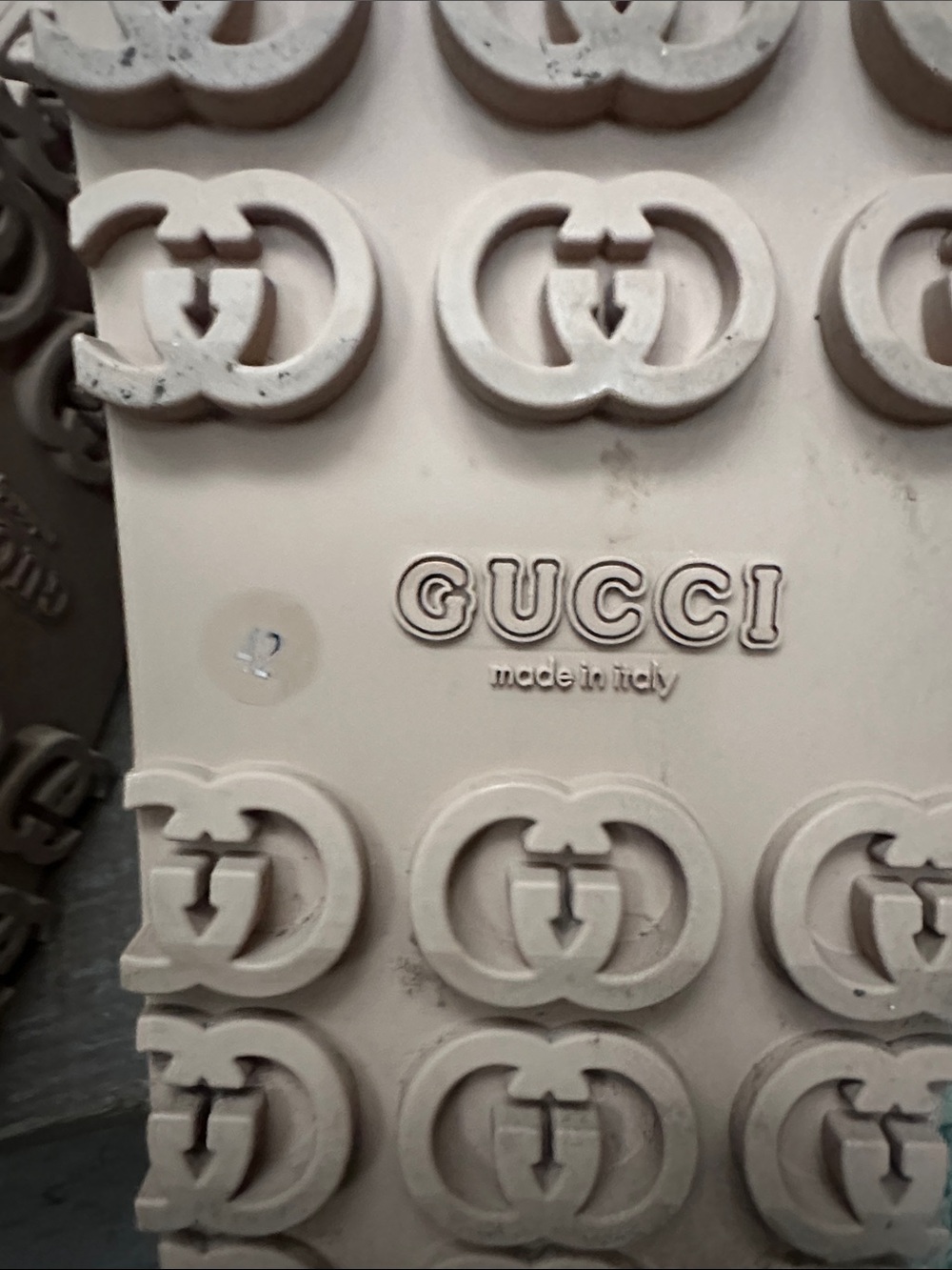 Gucci Unisex Sandals - Picture 8 of 8